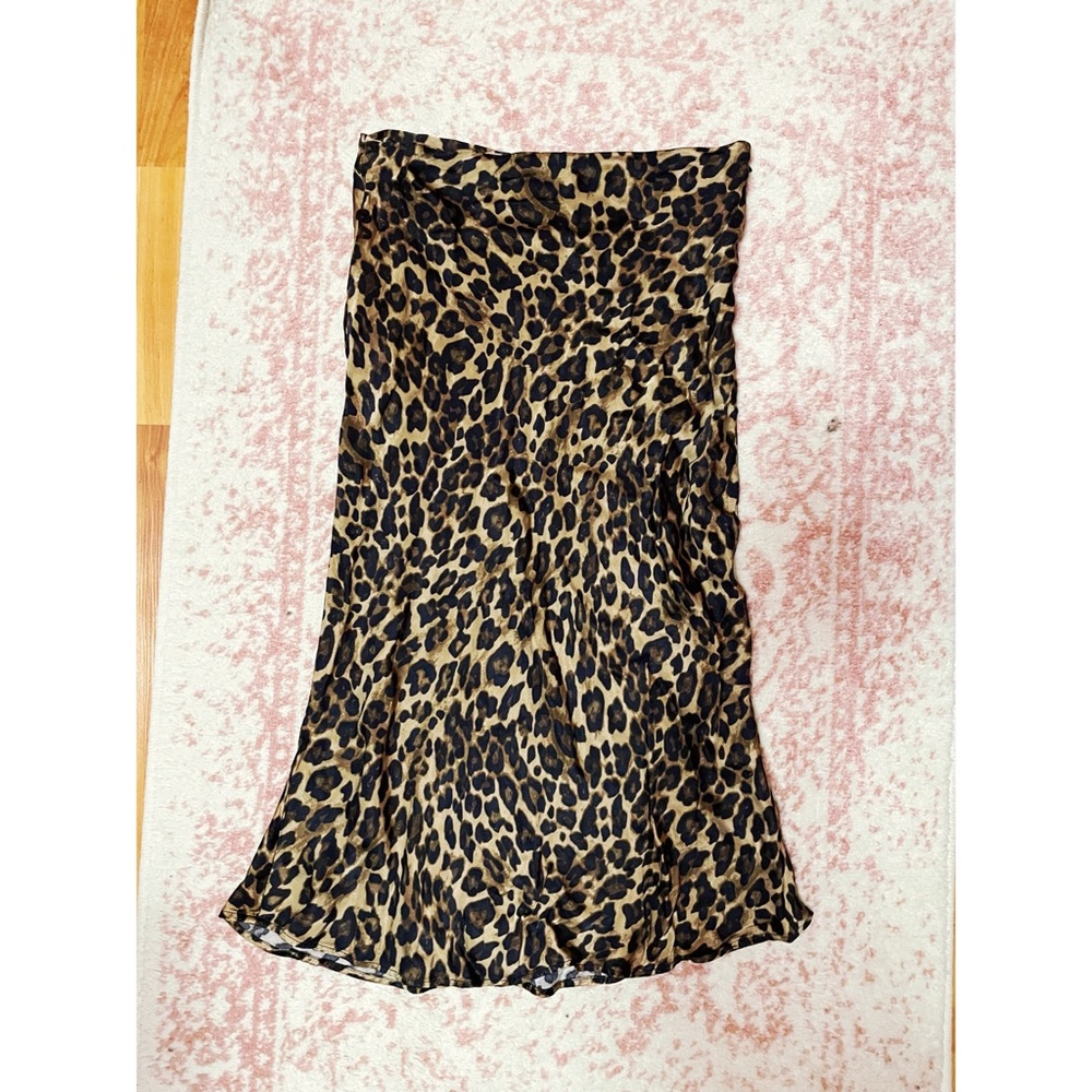 Leopard midi skirt sz 8